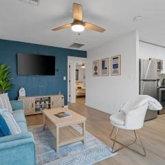 Biltmore 2BR Bungalow #4 - Workspace, Free Parking, Laundry, Patio!