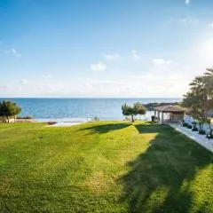 Sea-front Estate Navarino Baths