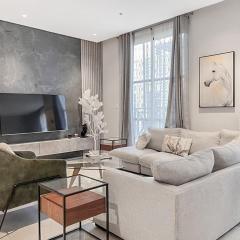 GR- Luxury 4-Bedroom Apt with private Outdoor BBQ Area