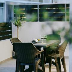 Peekaboo - Μοντέρνο σπίτι με αυλή στο κέντρο της Κω