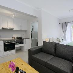 Apartment-Bachelor-Leetch Views