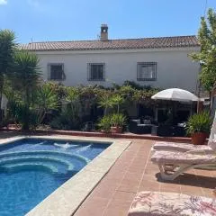 Lovely 10 bed villa with private pool and garden