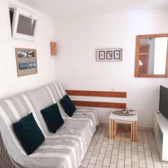 Studio cabine cosy avec piscine, proche Aqualand et plage, parking disponible, terrasse privative - FR-1-607-159