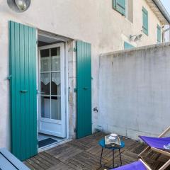 332 Le Petit Pavé Studio avec cour en plein centre