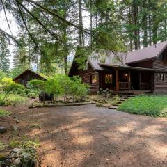 Basecamp Compound - Hot Tubs & Highland Cows