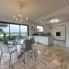 Maison spacieuse et élégante vue sur l'etang de Lannenec à 600m du Fort-Bloqué