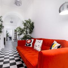 No 8 Metropole Towers, Stunning Sea Views!