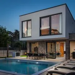 NOVO - Villa Vita s velikim bazenom