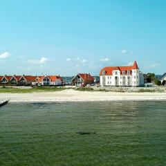 6 person holiday home on a holiday park in Hejls