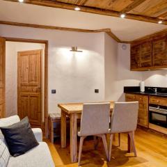 Appartement de standing au centre de Courchevel 1850, en bord de piste et avec terrasse - FR-1-514-35