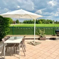 The Beekeeper, country escape & terrace near Parma