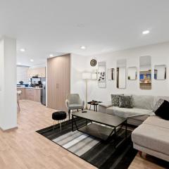 Two KING Size Beds in Historic Downtown DGO