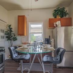 Comfy One Bed Apartment in Forest Park