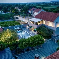 4 Bedroom Nice Home In Polaca
