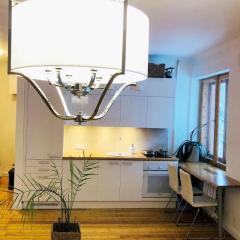 Self check-in spacious apartment in a quiet area