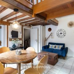 L’Escalier d’H 3 Duplex Central Honfleur Charm & Family