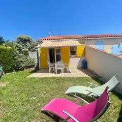 Maison avec jardinet, 2 chambres, parking, proche plage et centre - FR-1-231-334