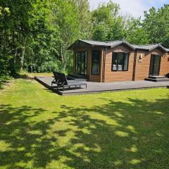 Cherry Tree Lodge with Hot Tub near Alton Towers