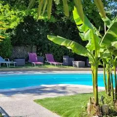 Chez Celine et Philippe appartement dans propriété de charme avec piscine