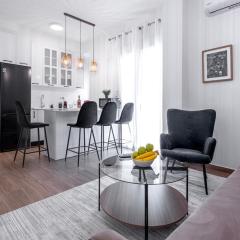 Koukaki 2BR Apt with Balcony, Walk to Acropolis