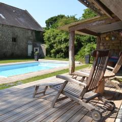 Longère entre mer et campagne avec piscine