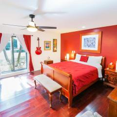 Upgraded Lux Retreat in Coconut Creek with Pool and Hot Tub