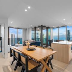 The Panorama - 180 degrees of Ocean View 27Floor 3BR in Broadbeach with Parking and Pool