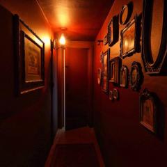 1920s Speakeasy, Horses Hot Tub 5mi to Beach