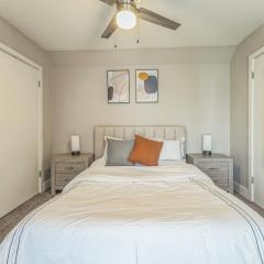 Stratton 2501f I Comfy 2 Bed 2 Bath