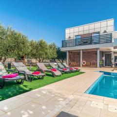 Villa Tammy by Villa Plus