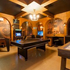 Elegant 18-Guest House: Luxury Resort Experience