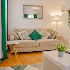 Classy Southampton city center apt with free parking