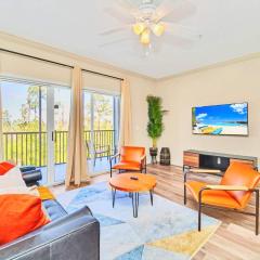 Stunning 2BR Condo with Hot Tub and Pool, near Disney!