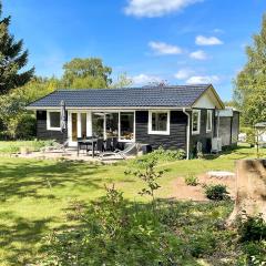 2 Bedroom Cozy Home In Frederiksværk