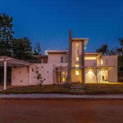 Golfing Twins Villa by StayJade Jacuzzi Pool Table PS5