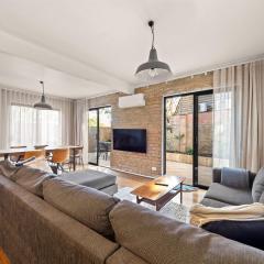 Cosy Corner Town Centre