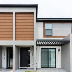 Amazing 03 Bedrooms 03 Baths Sleeps 08