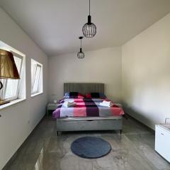 Apartments & Rooms Tapera