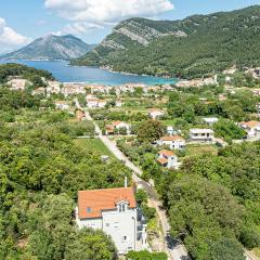 Stunning Apartment In Zuljana