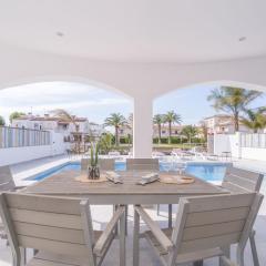 150-Empurialola- Preciosa casa con piscina y amarre en Empuriabrava