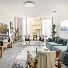 Spacious & Bright 3BR Apt Near the Beach & Port with Shelter by Sea N' Rent