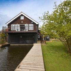 The Boat House - Holiday Home in Horning on the Norfolk Broads