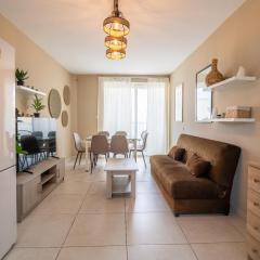 Central 4BR home with AC, Balcony, WIFI & Terrace by 360 Estates