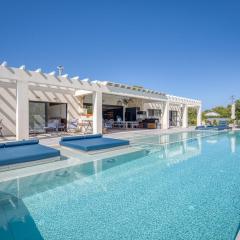 Villa Serenissima by PosarelliVillas