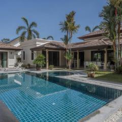 Luxury 3BR Villa, Private Pool, Gym & Jacuzzi