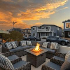 Sandy by AvantStay Oceanview Steps to Beach Patio w Fire Pit Dining Area