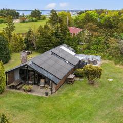 Stunning Home In Tarm With Wifi