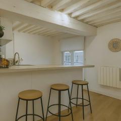 Charming loft for 4 At the foot of Sathonay Square