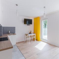 Yellow Apartment z Tarasem