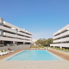 Poolside Garden View Luxury Apartment